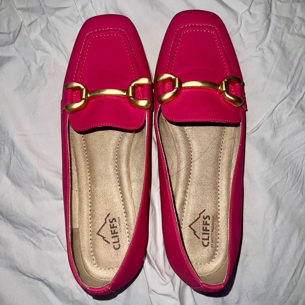 Cliffs by WHITE MOUNTAIN Pink Loafers with Gold Accents